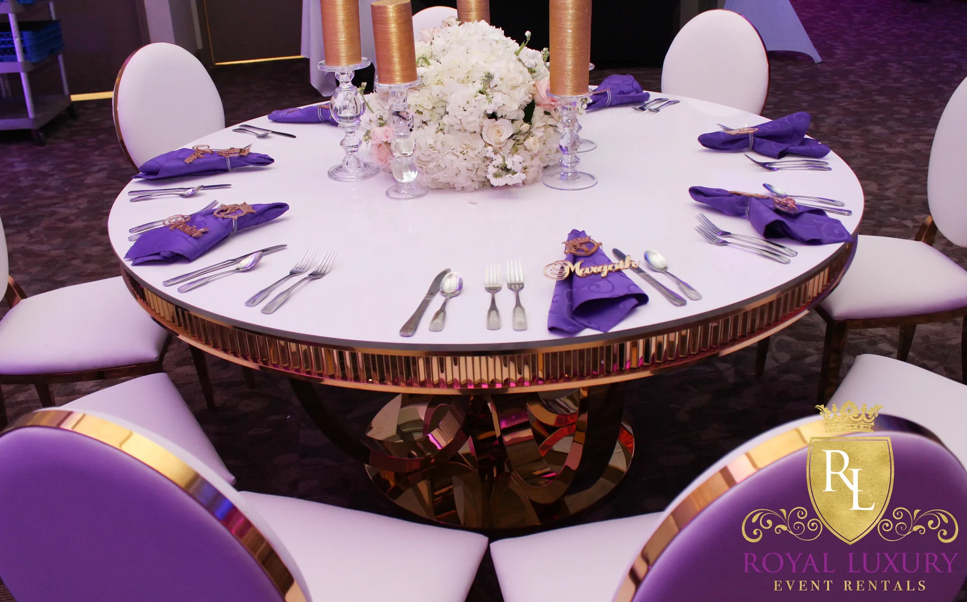 Infinity Gold Cake Table