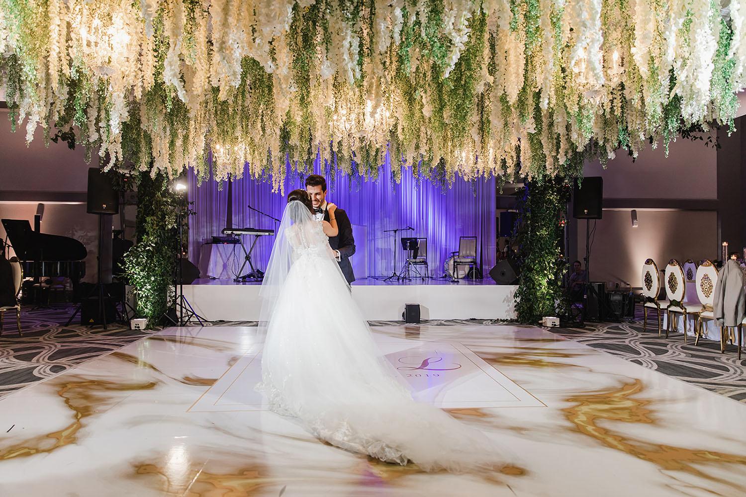 Wisteria, Baby's Breath, reception decor, omni houston, wedding decor, florist in houston, gold round table