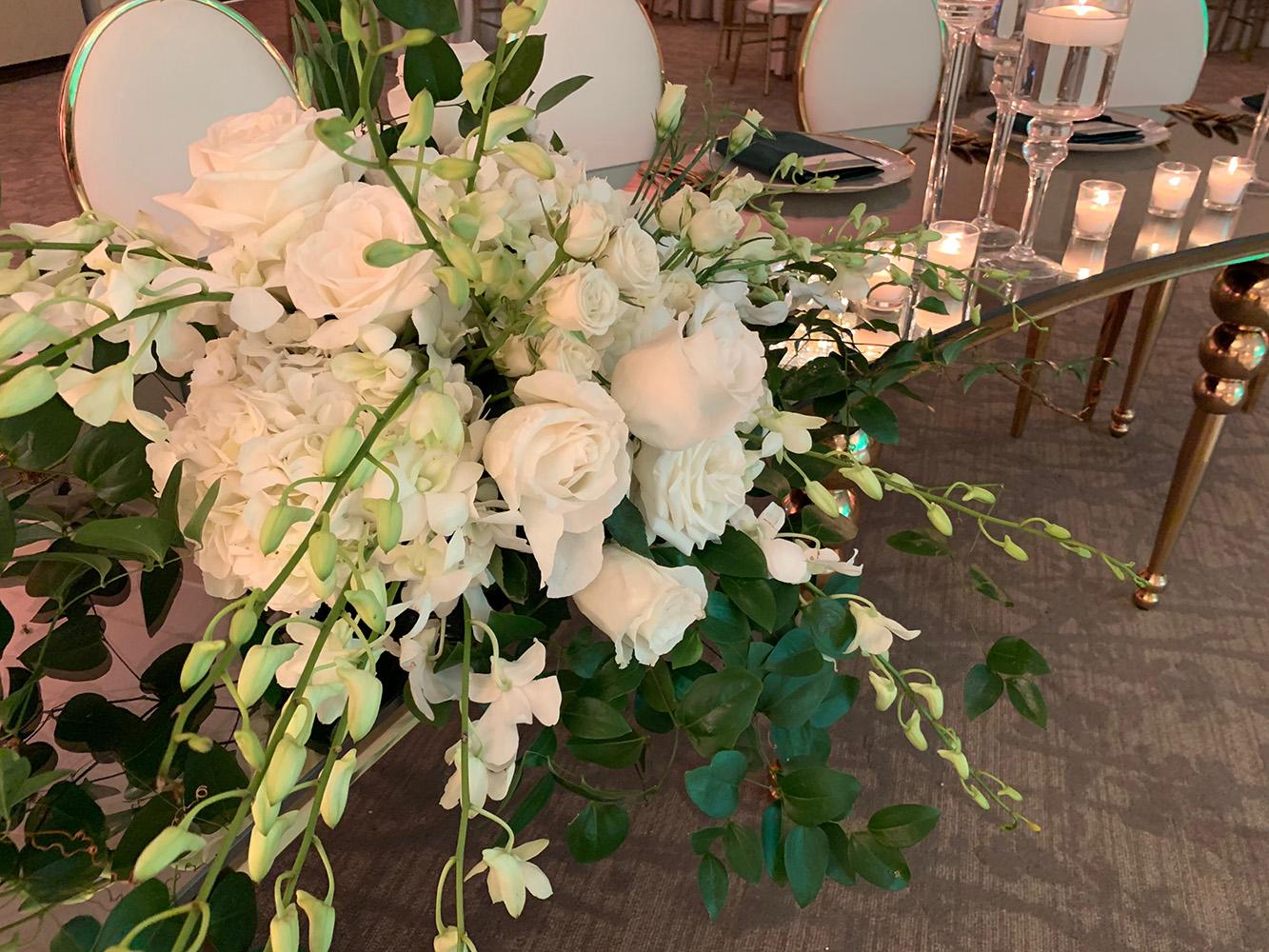 gold and white wedding at signature manor - houston wedding decor rentals - florist - royal luxury