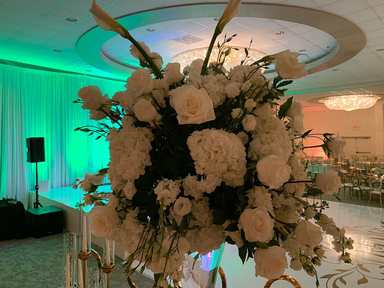 gold and white wedding at signature manor - houston wedding decor rentals - florist - royal luxury