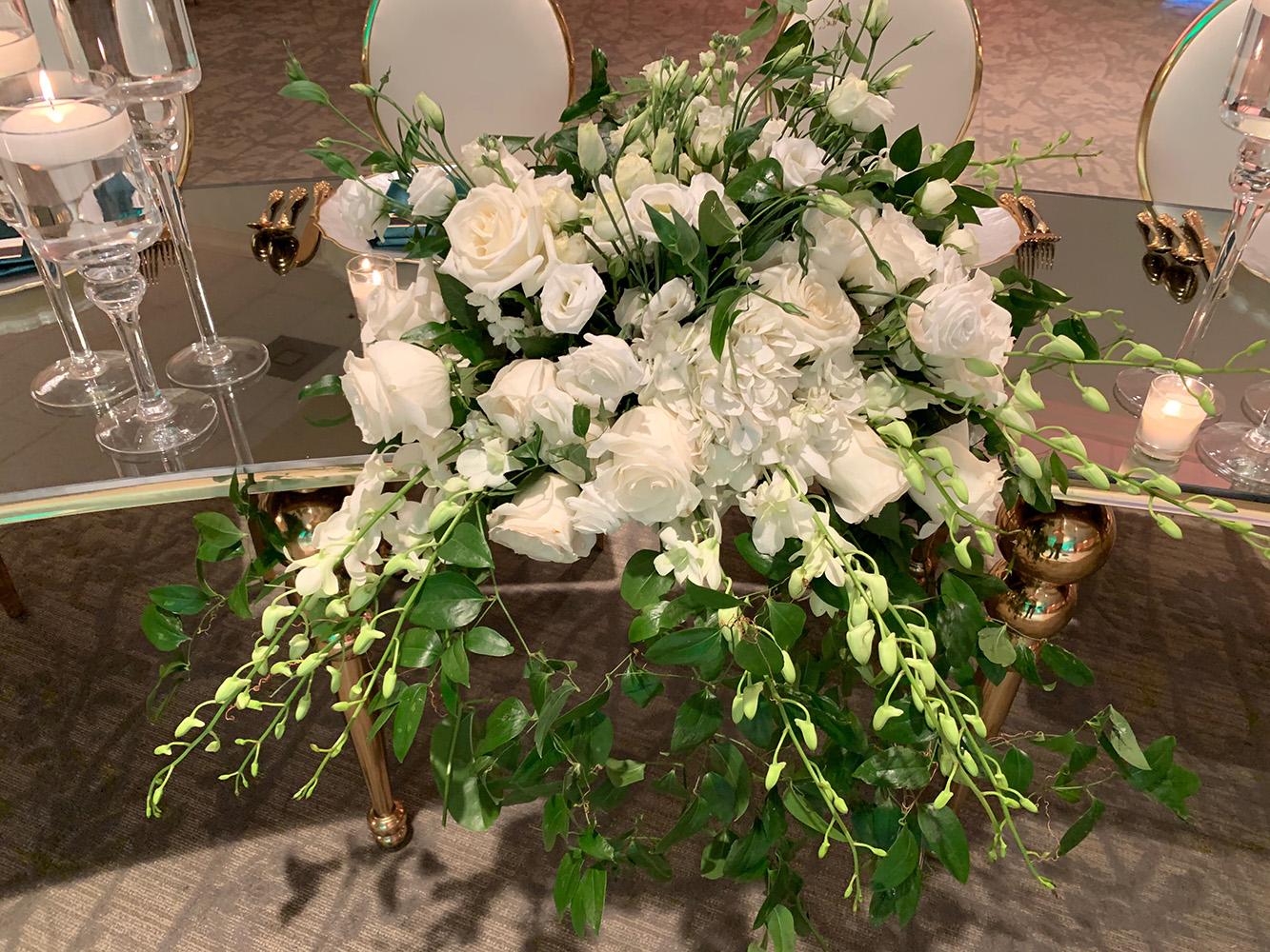 gold and white wedding at signature manor - houston wedding decor rentals - florist - royal luxury