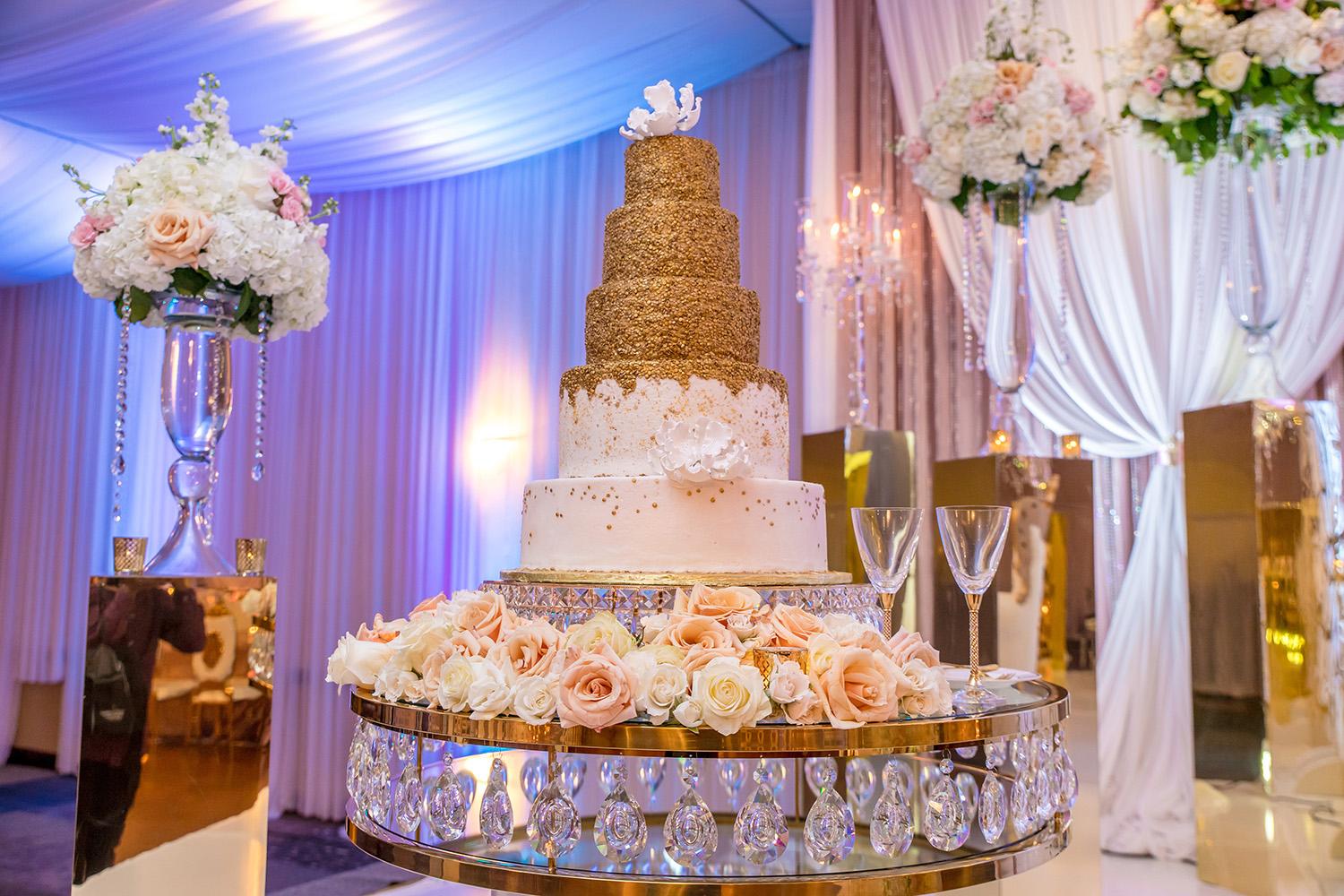 gold luxury wedding decor - royal luxury events - florist