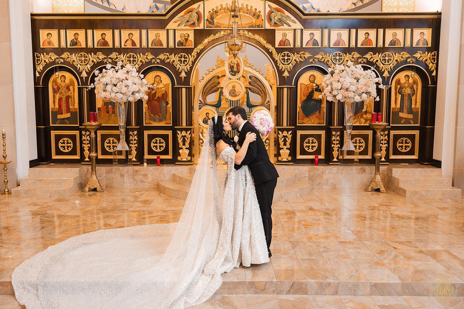 real wedding, houston wedding, wedding inspiration, wedding ideas, wedding photography, glamorous wedding, wedding designer, church ceremony